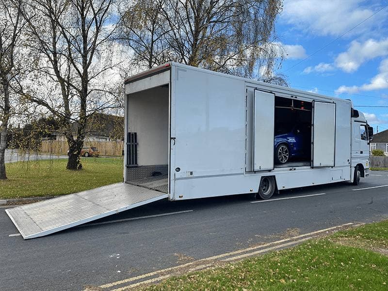 Individual enclosed transport trailer